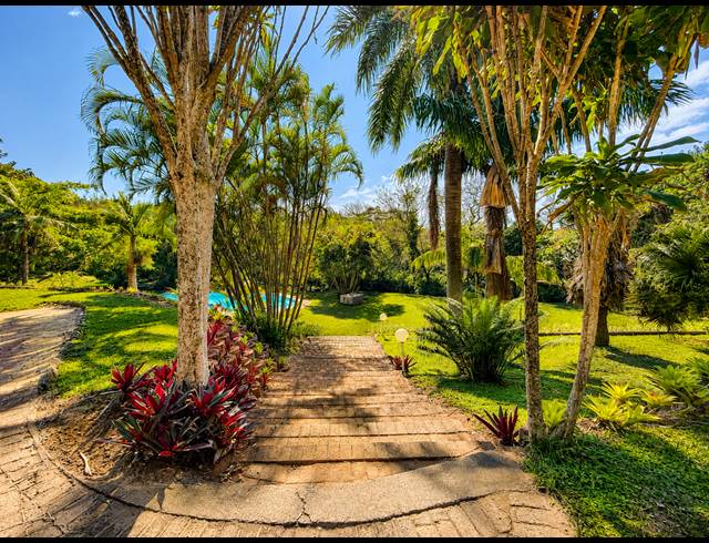 200M² LODGE FOR SALE IN GLENMORE